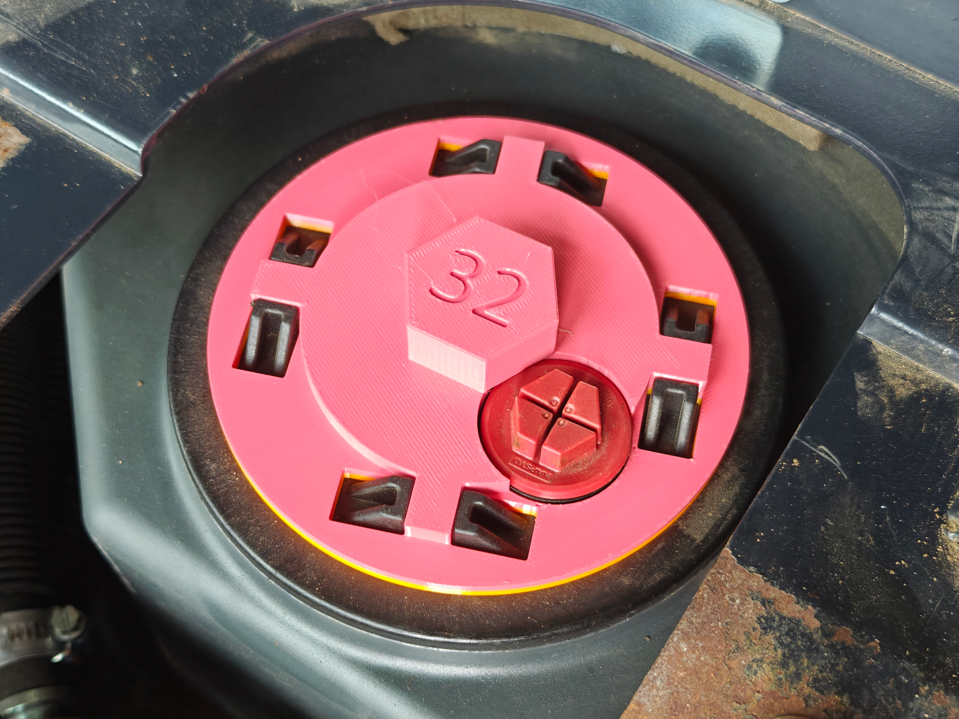 Kubota KX018-4 hydraulic oil tank cap removal tool