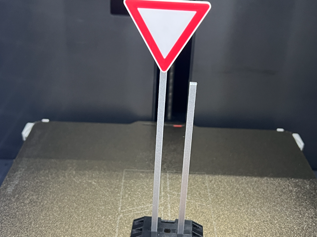 Verkehrszeichen 205: Vorfahrt gewähren