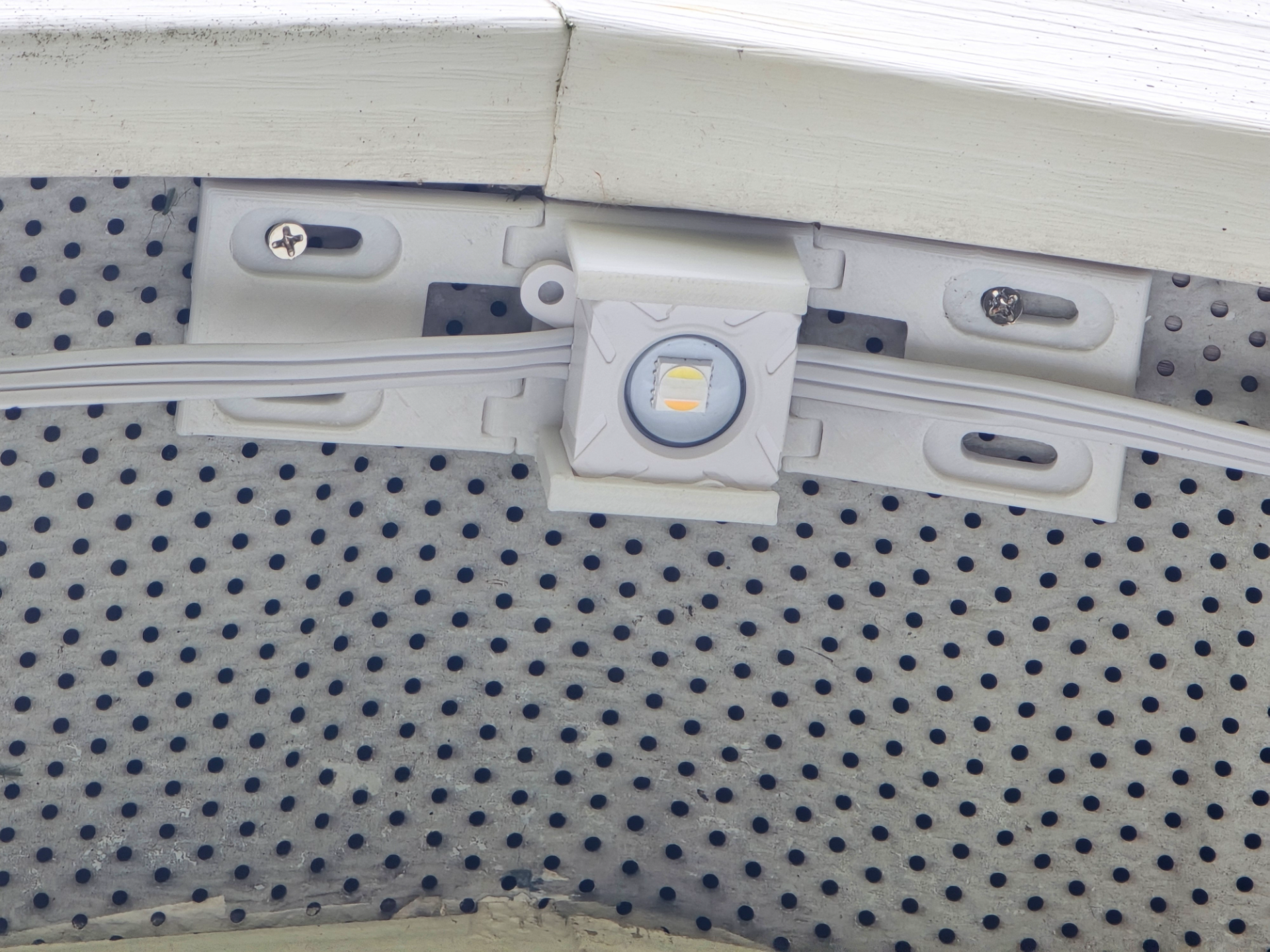 Gable Bracket Asahom Pro S1080 To Center Peak