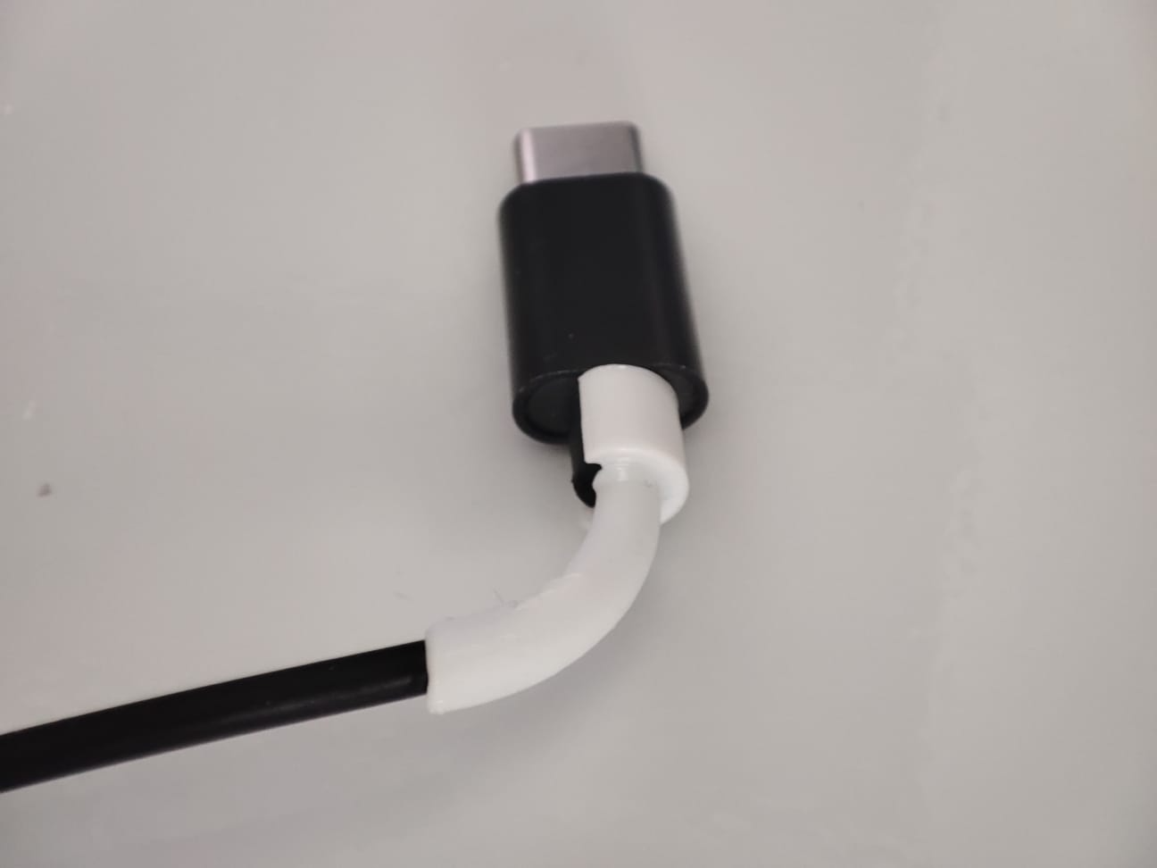 USB-C earphones/charger cable protection guide