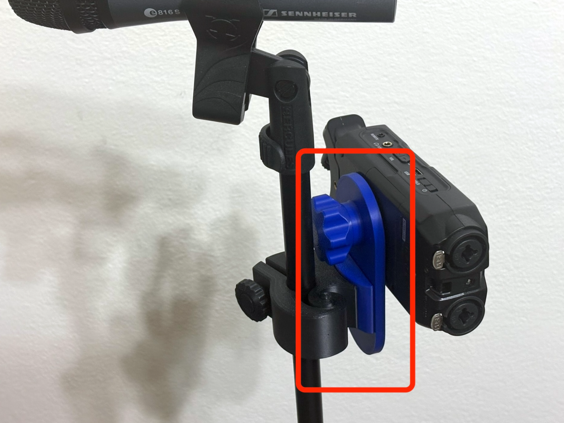 1/4 inch Screw Mounting Bracket - Vertical