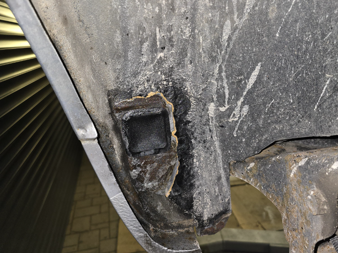 Citroen Xantia_Generic Citroen Mudguard Hole Plug