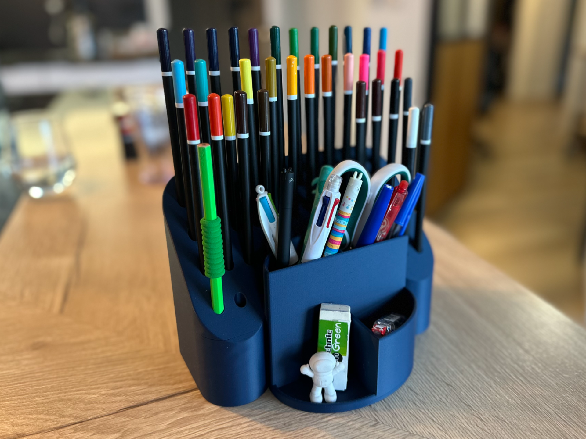 Range crayons organiseur de bureau