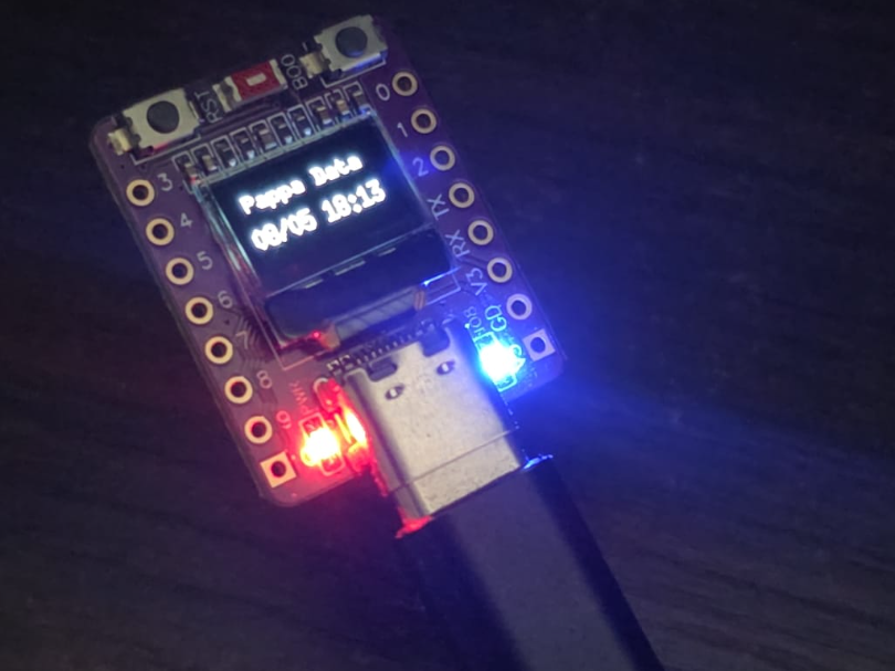 Cover ESP32-C3 Supermini con gancio per vetro 5mm