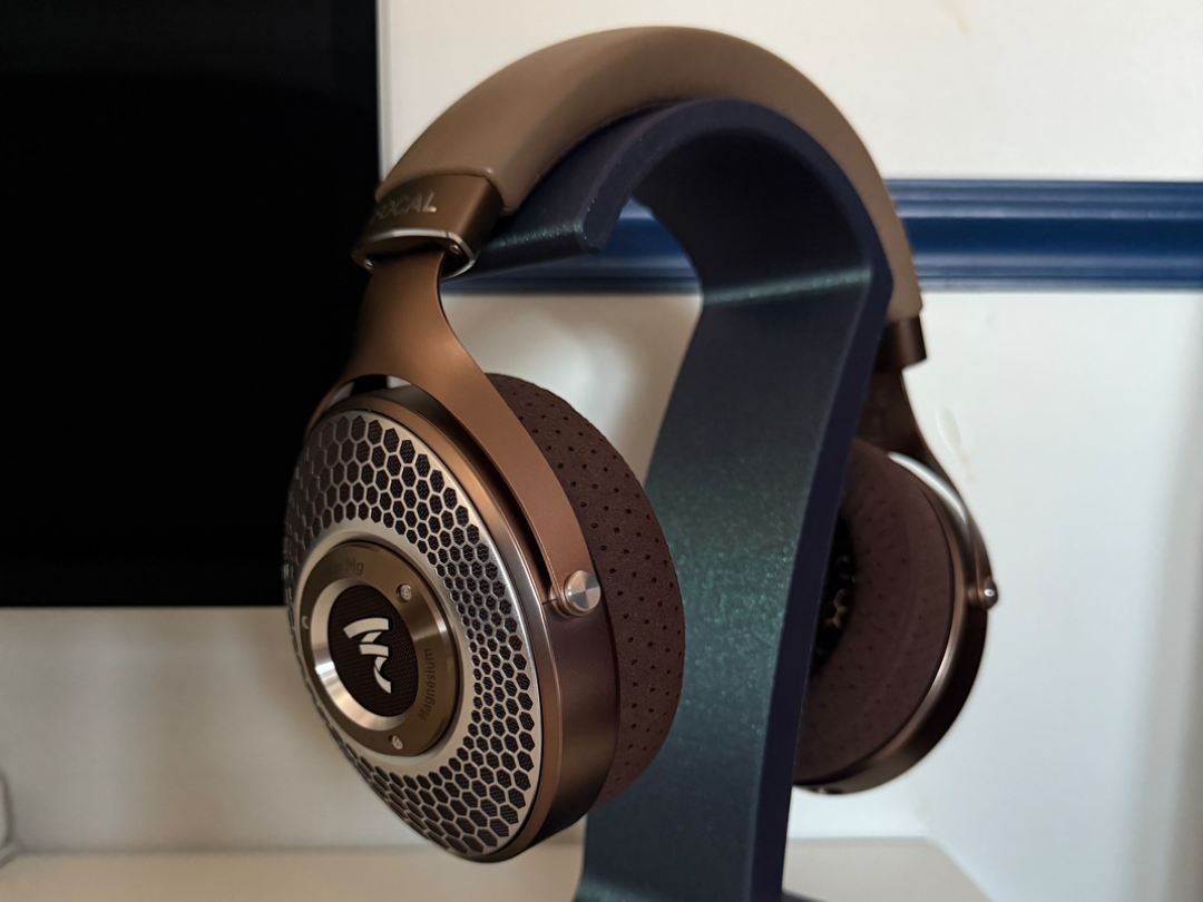 Headphone stand