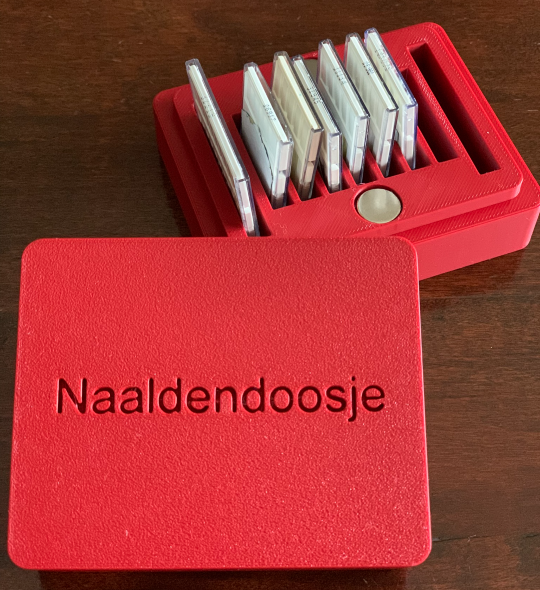 Storagebox for sewing machine needles