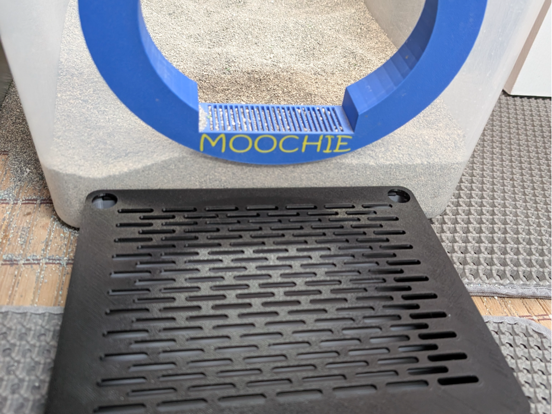 Cat litter step tray