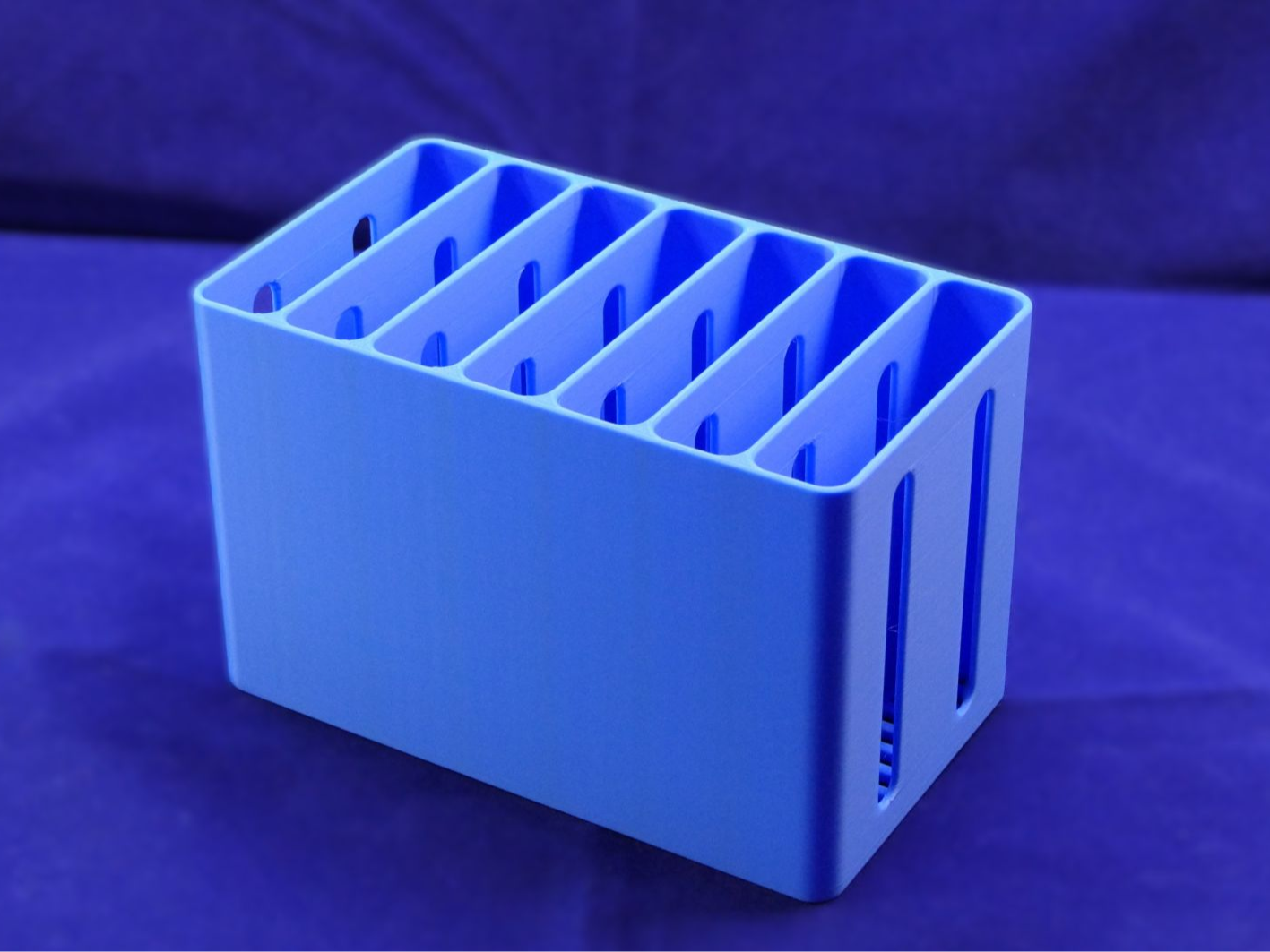 Discreet 7-Slot Medical Sachet Rack
