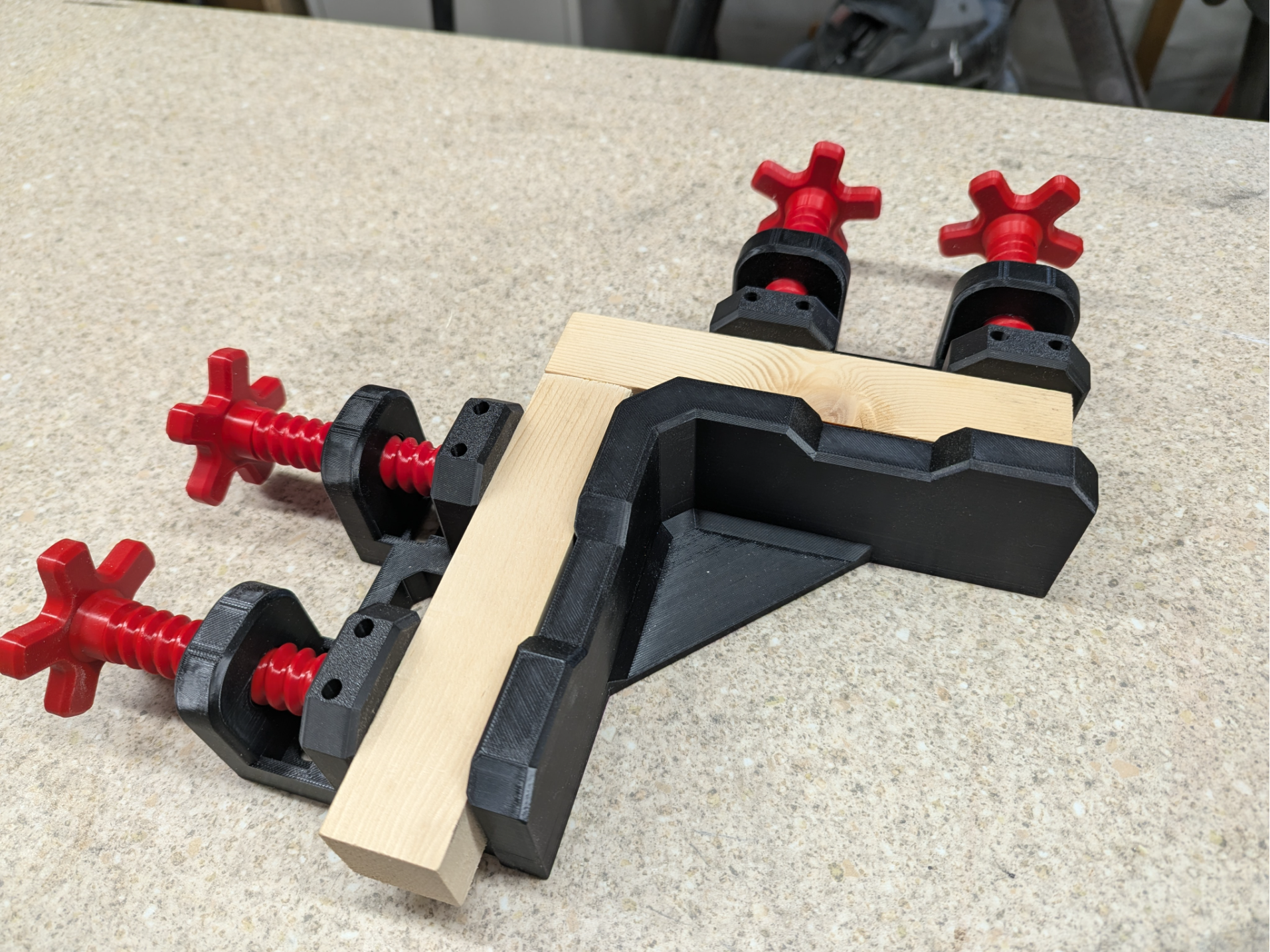 The big woodworking corner clamp & aux clamp