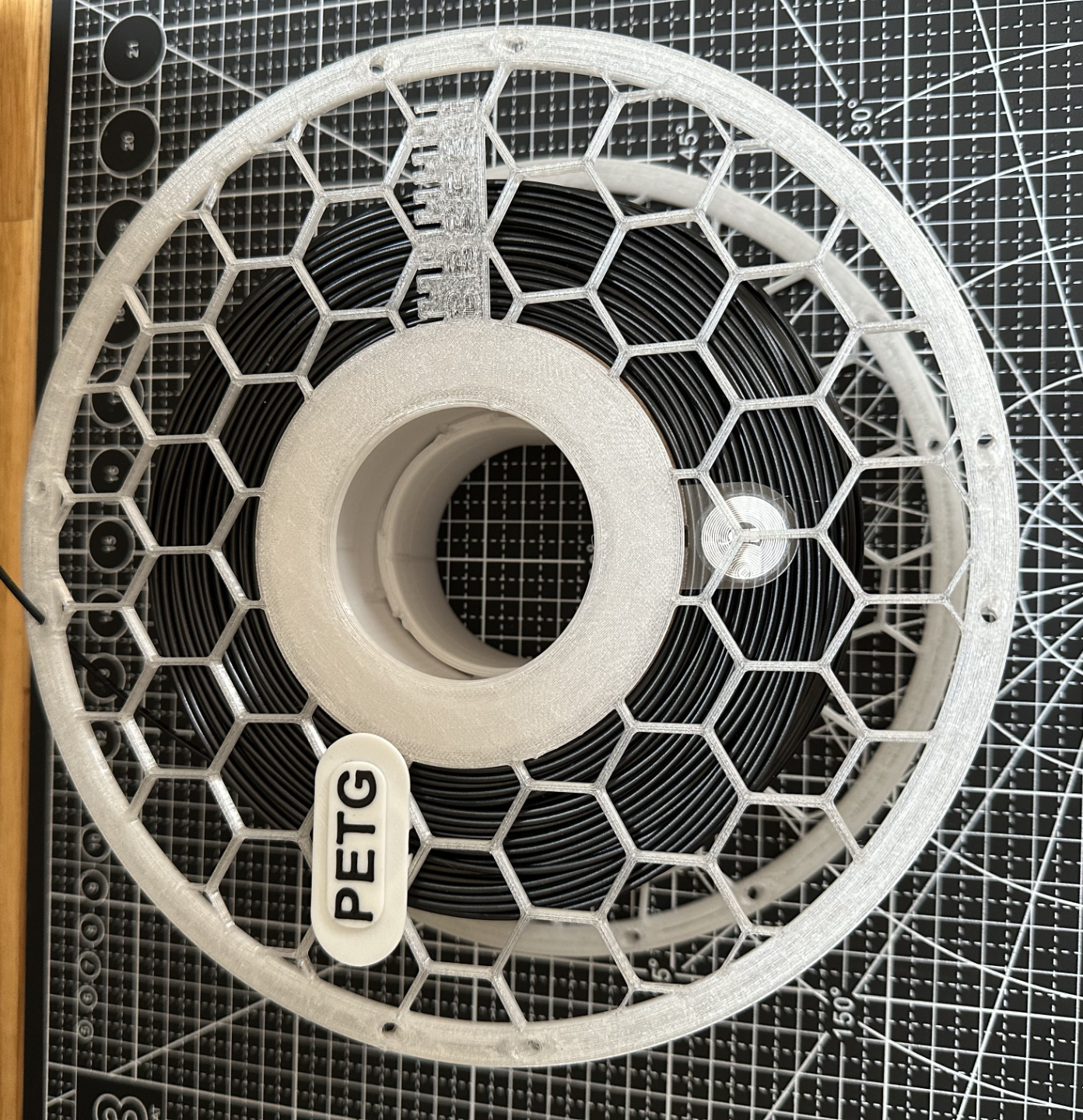 Clip on Label for Hex-Spool with holes for Tags