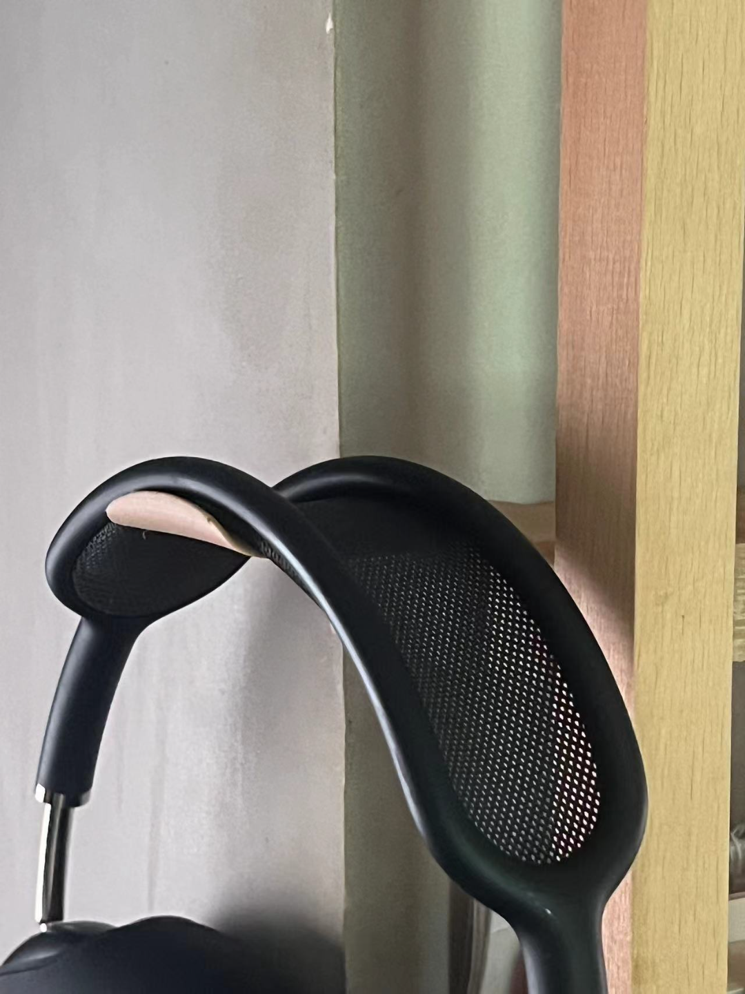 Streamlining Headphone holder