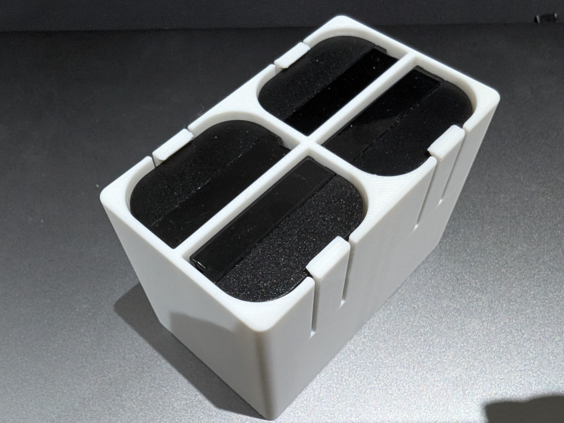 Canon LP-E6 LP-E6N LP-E6NH -4 pack battery storage