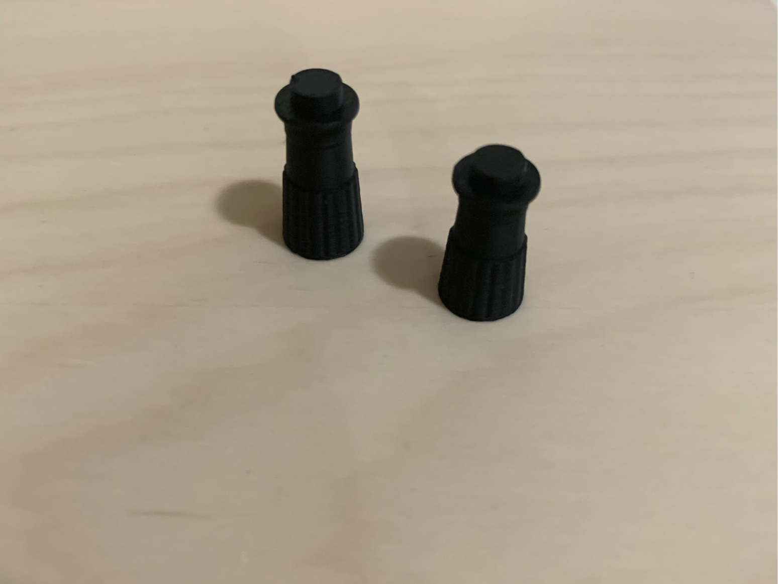 Presta valve cap with 1x1 round tile