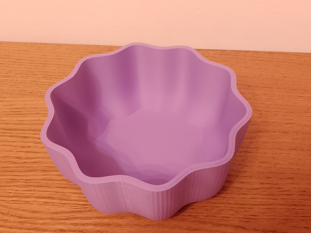 Waved bowl