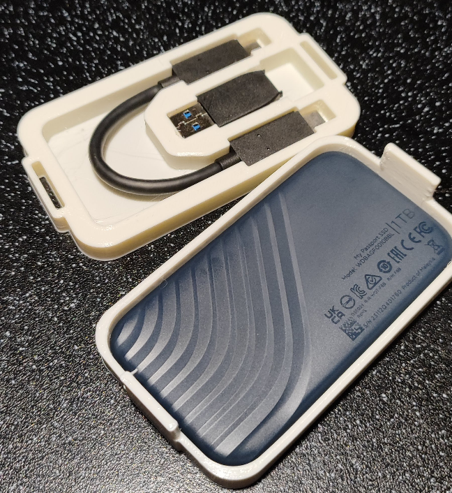 WD My Passport SSD Case + Cables