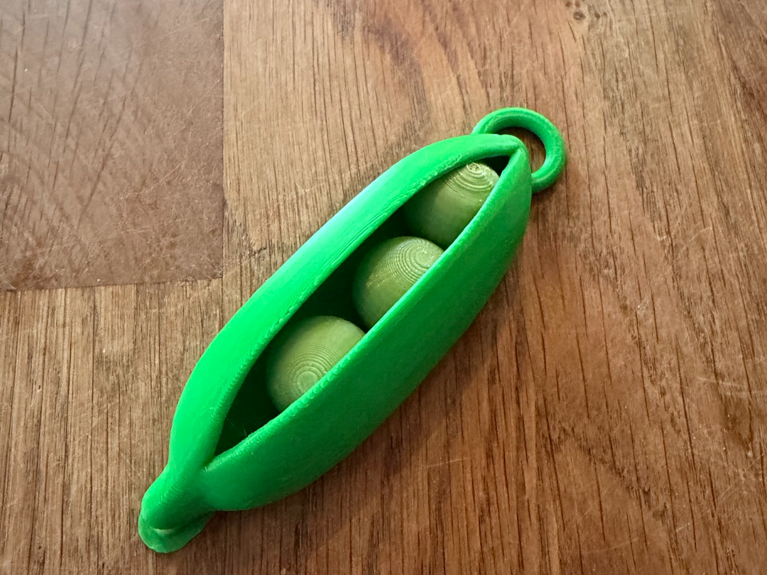 Peapod Fidget Keychain (movable peas)
