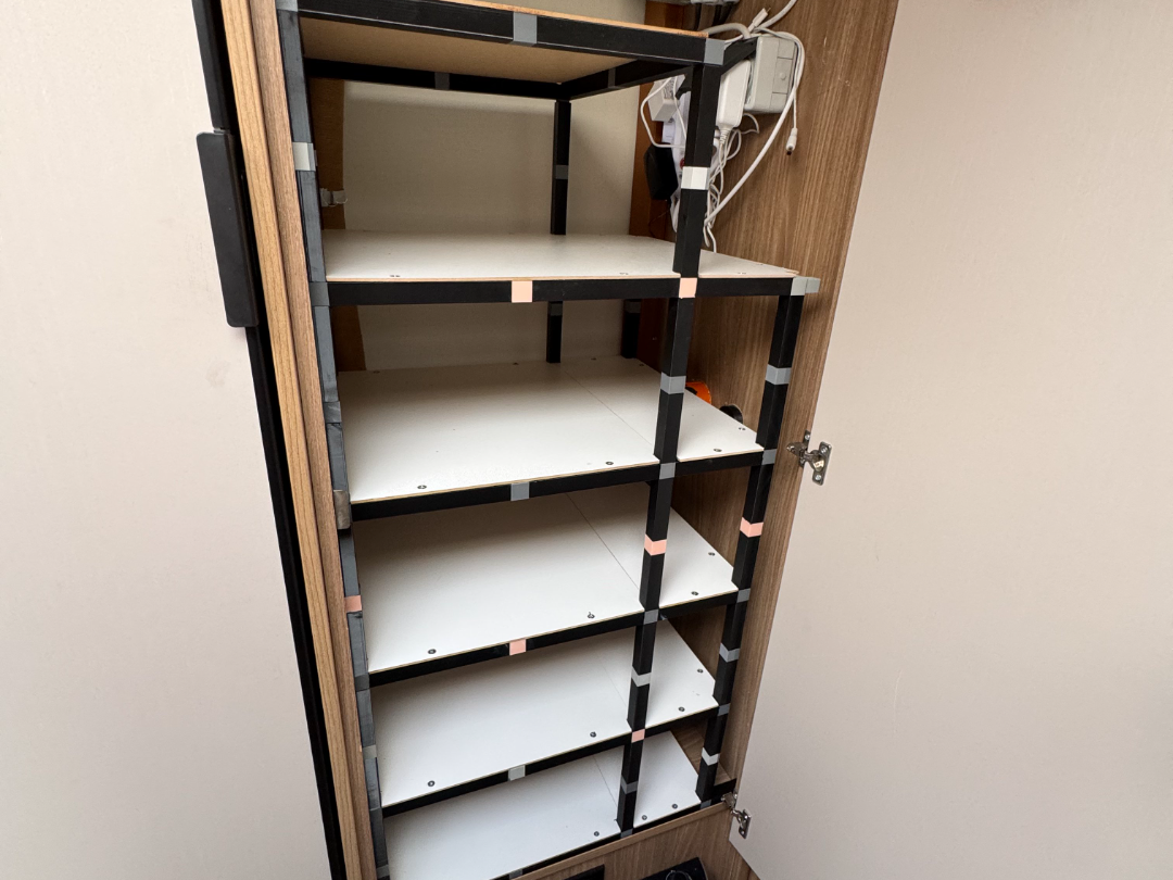 Regal Kleiderschrank Wohnwagen