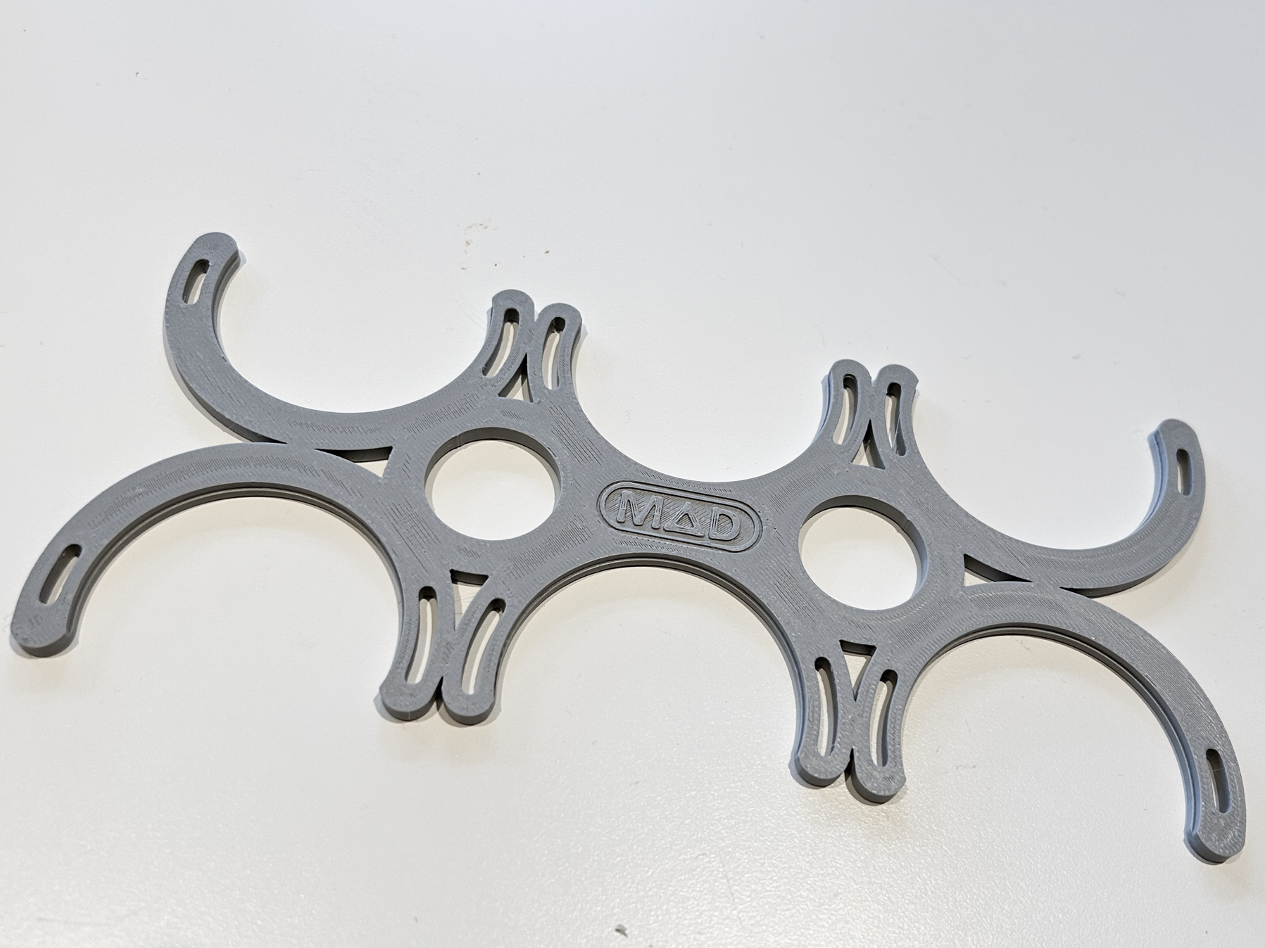 Aluminium can holder