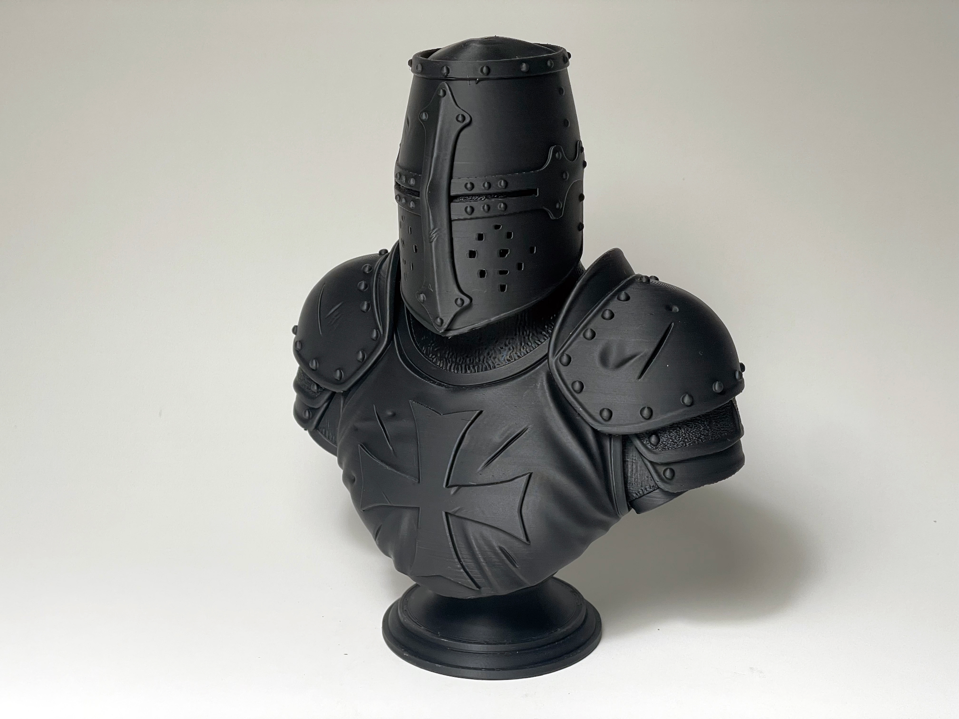 Battle-Worn Templar Bust – Armored Crusader Bust