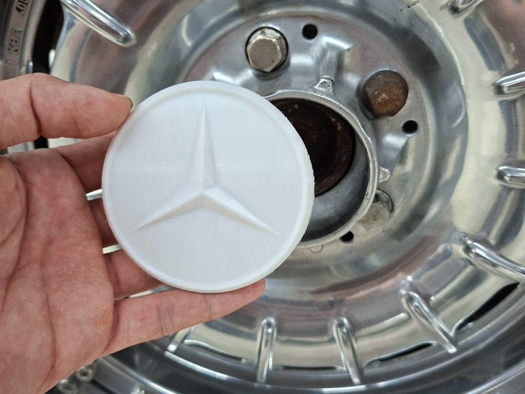 Mercedes Classic R107 Wheel Hub Cap