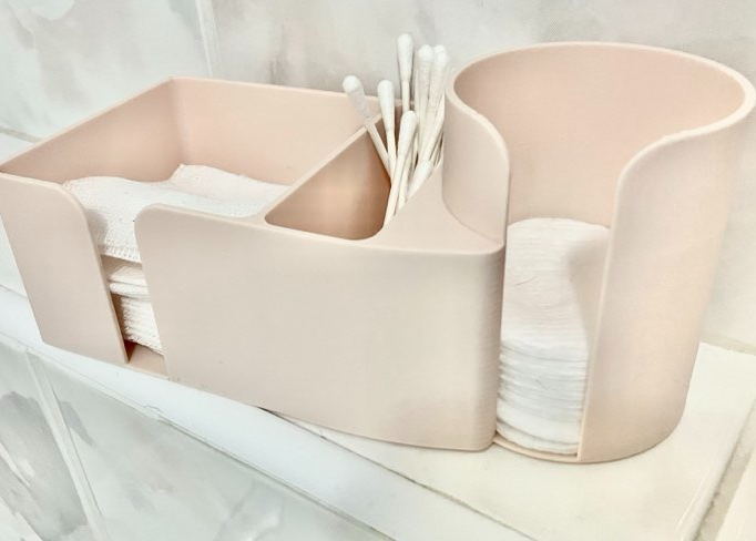 Cosmetic organizer