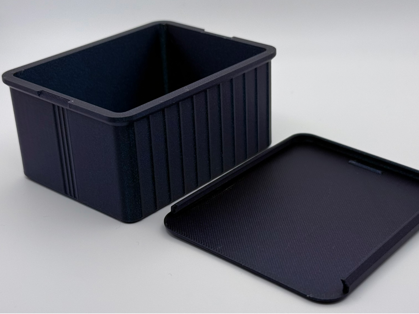 Parametric Container with Locking Lid