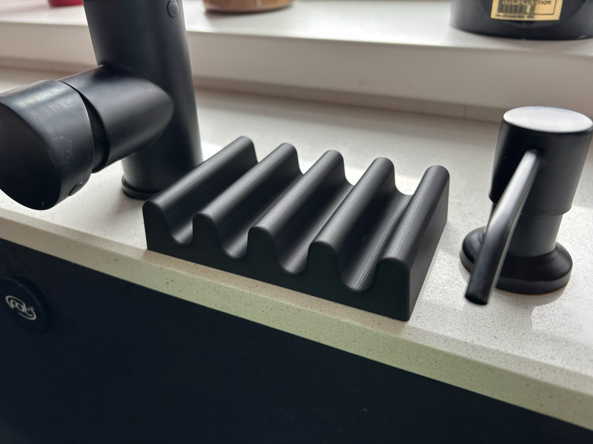 Kitchen Sink Sponge Holder 3