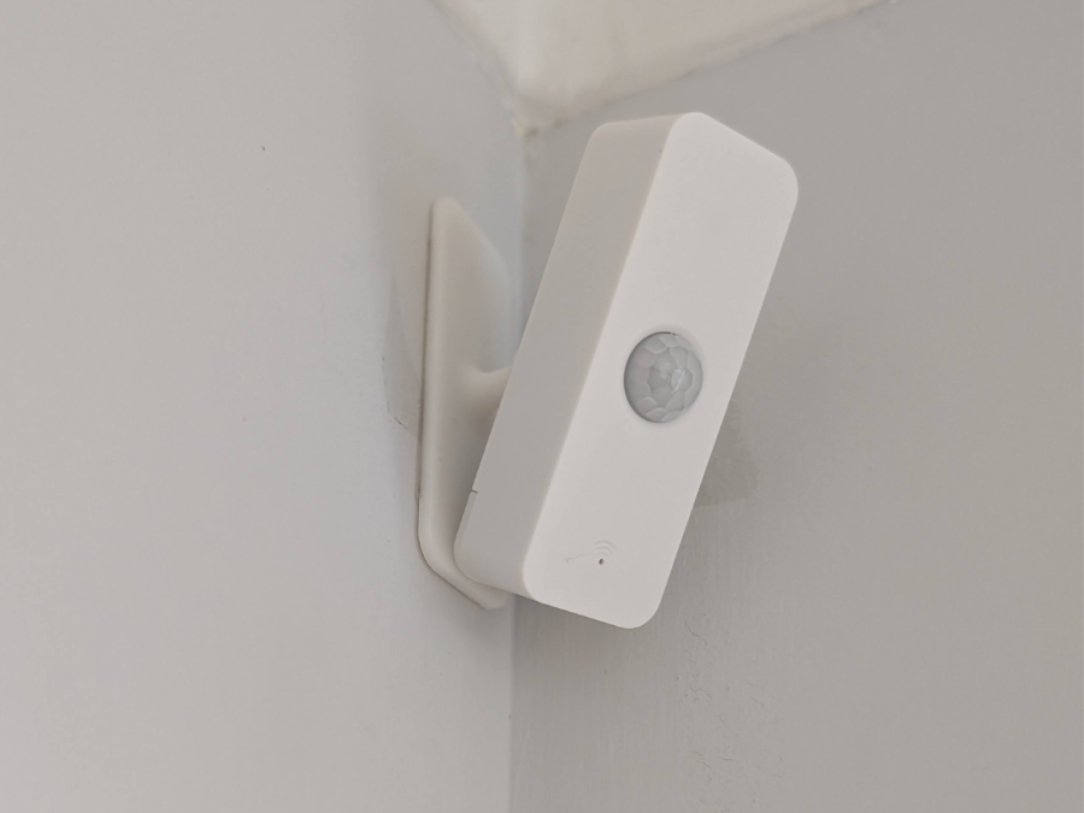Zigbee WiFi Tuya PIR Sensor Adjustable Wall Mount