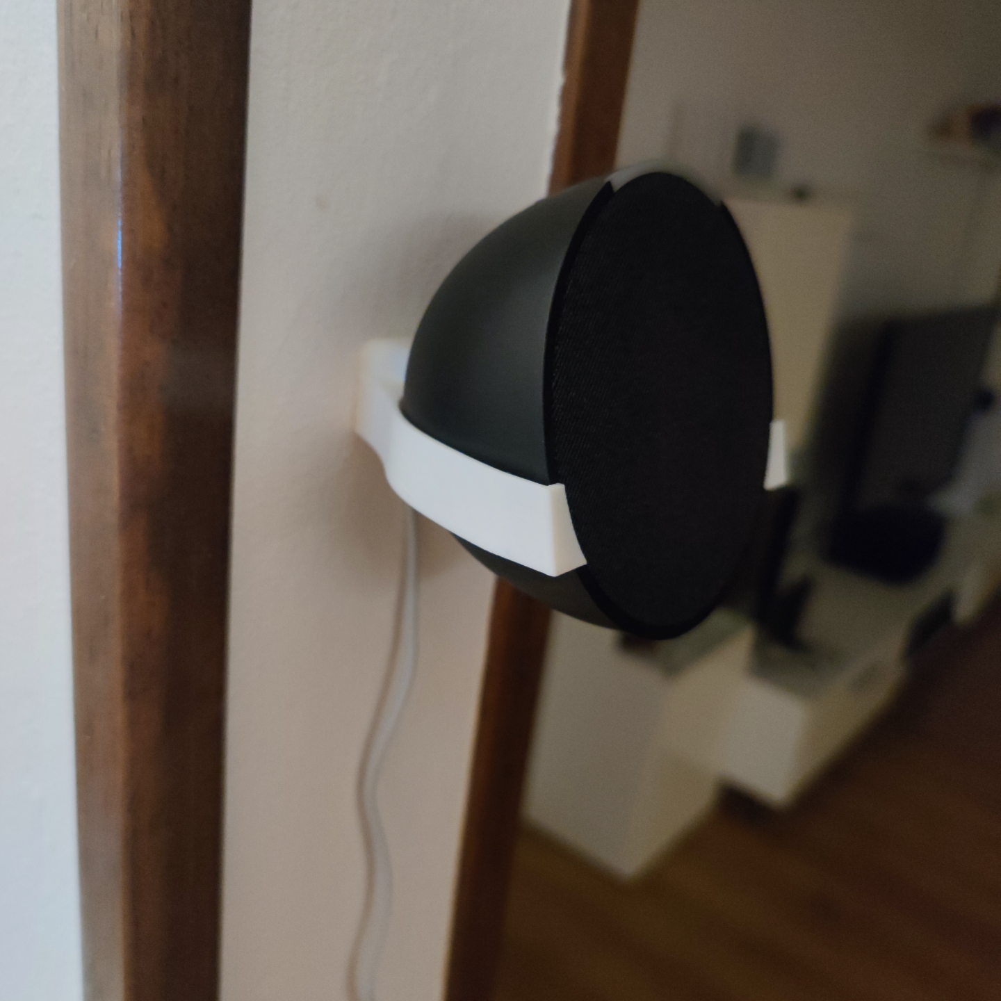 Echo Pop Wall Mount