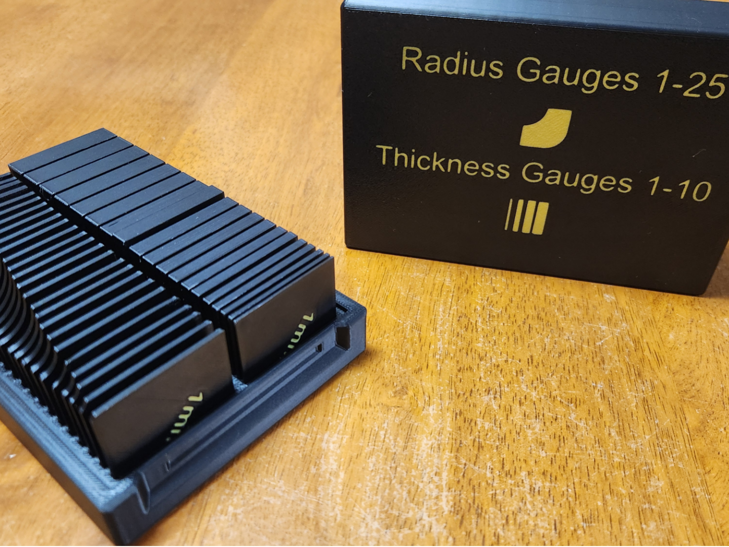 Radius Gauges(R1-25m) and Feeler Gauges (1-10mm)