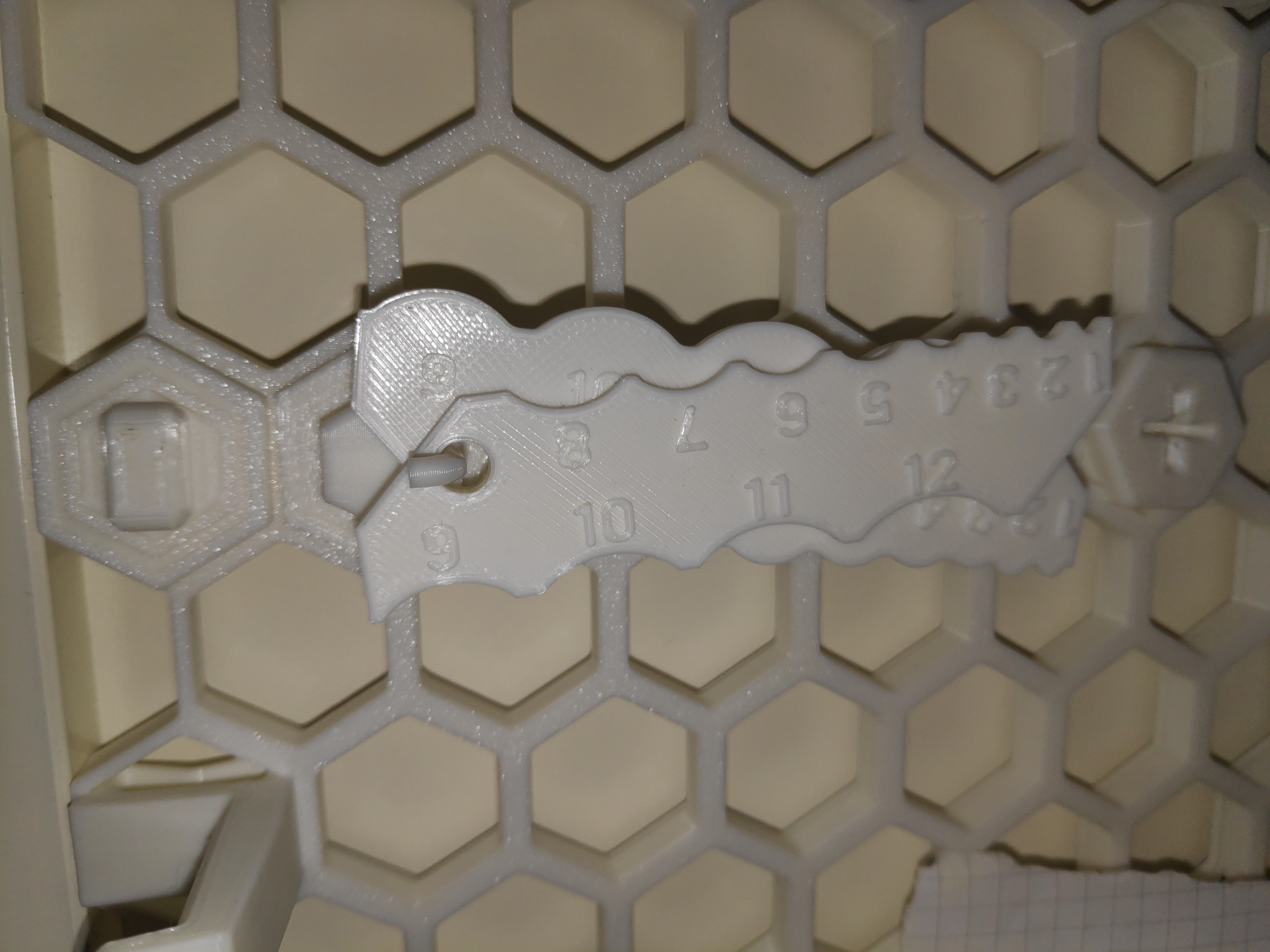 Fillet Radius Finder Thin Hook for Honeycomb Wall | HSW