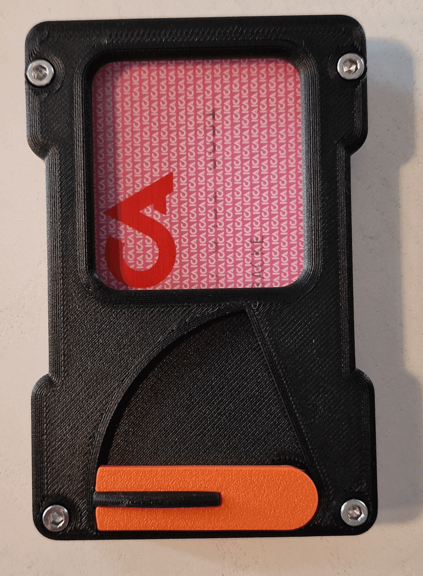 Pop-up credit card wallet spreader with storage