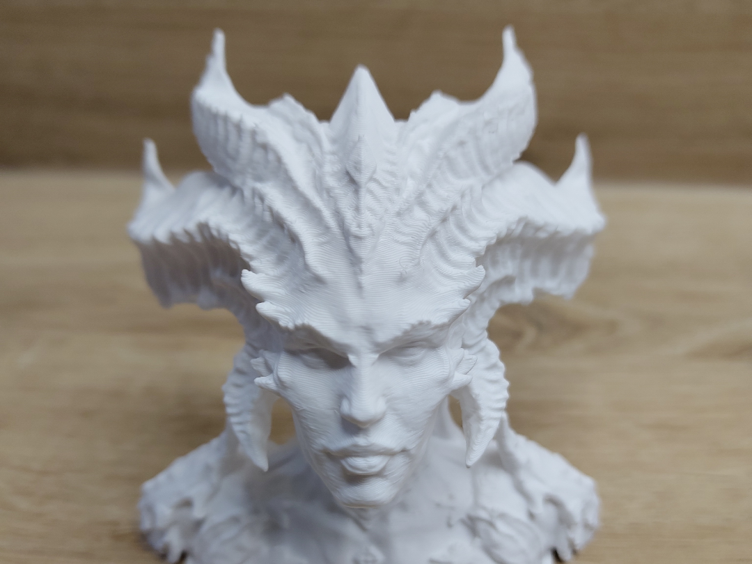 Lilith Büste