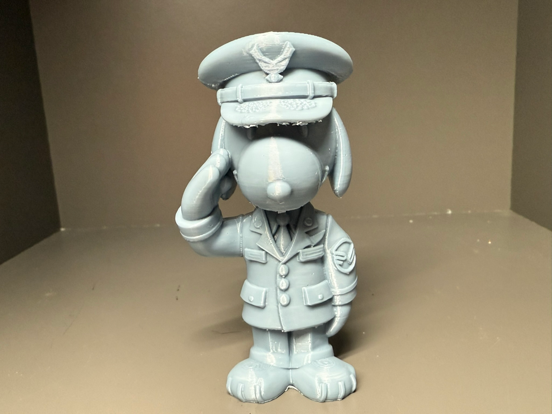 FIgura Snoopy vestido de militar