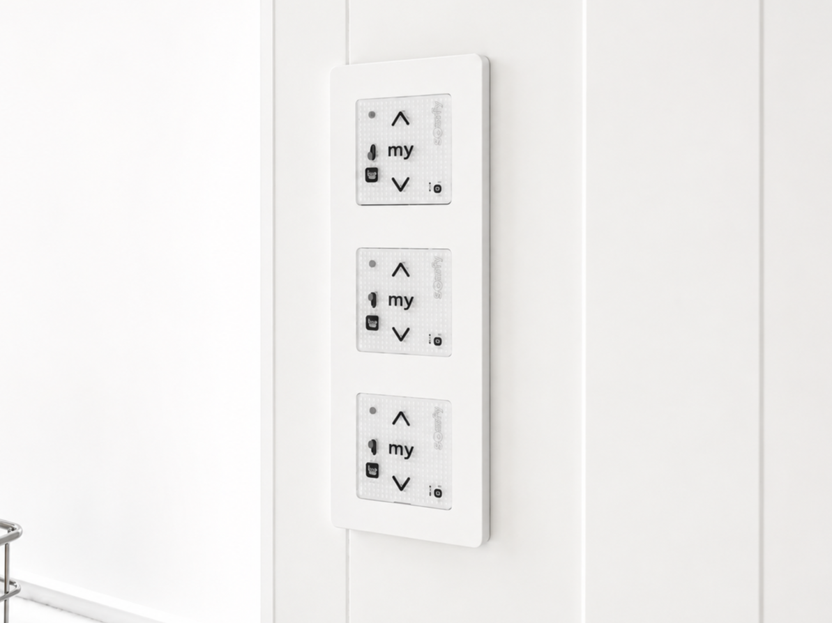 Somfy Smoove IO Triple Wall Frame