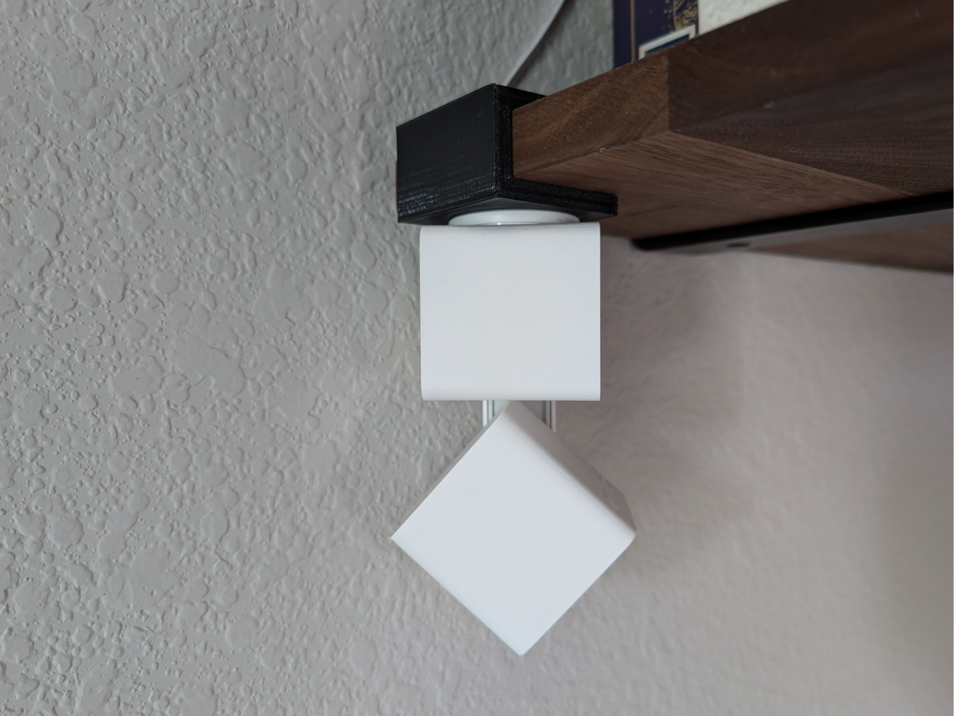 Wyze Cam Pan v3 Shelf Mount