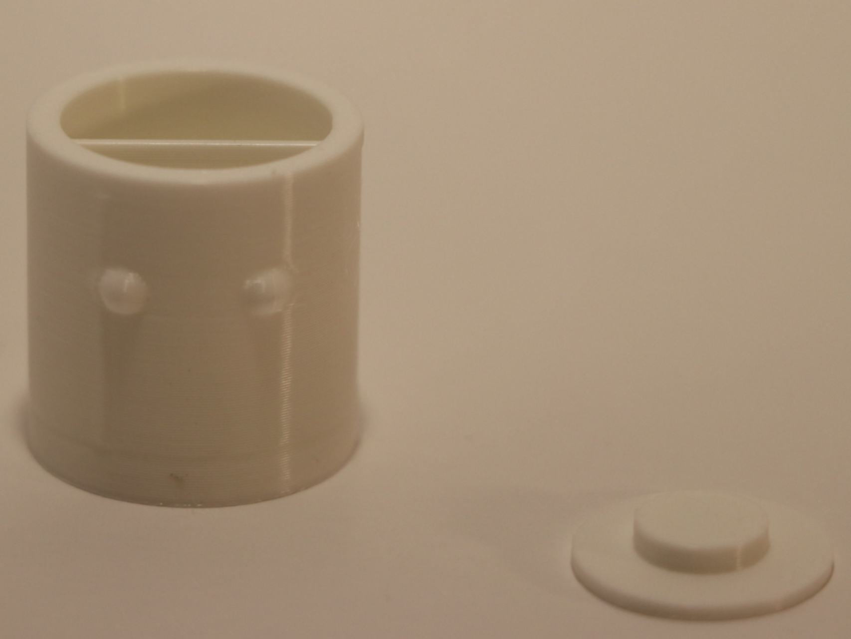 split pen holder with lid