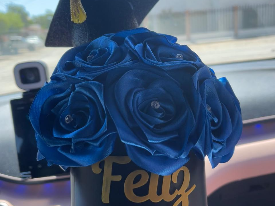 caja cilíndrica para arreglo de flores graduacion