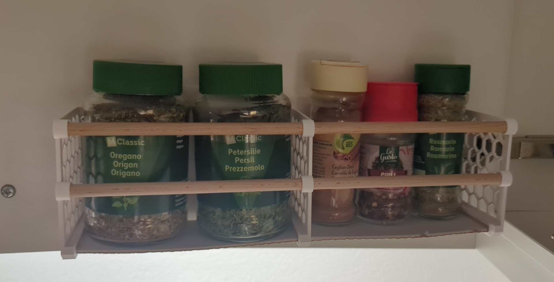 Spice rack in 3 sizes with wooden dowels