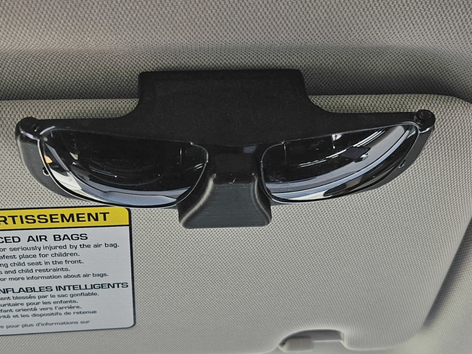 Easy clip sunglass holder for sun visor