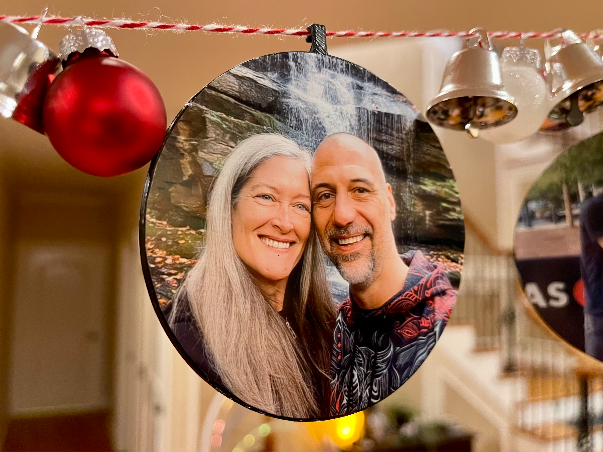 Holiday Photo Hanger