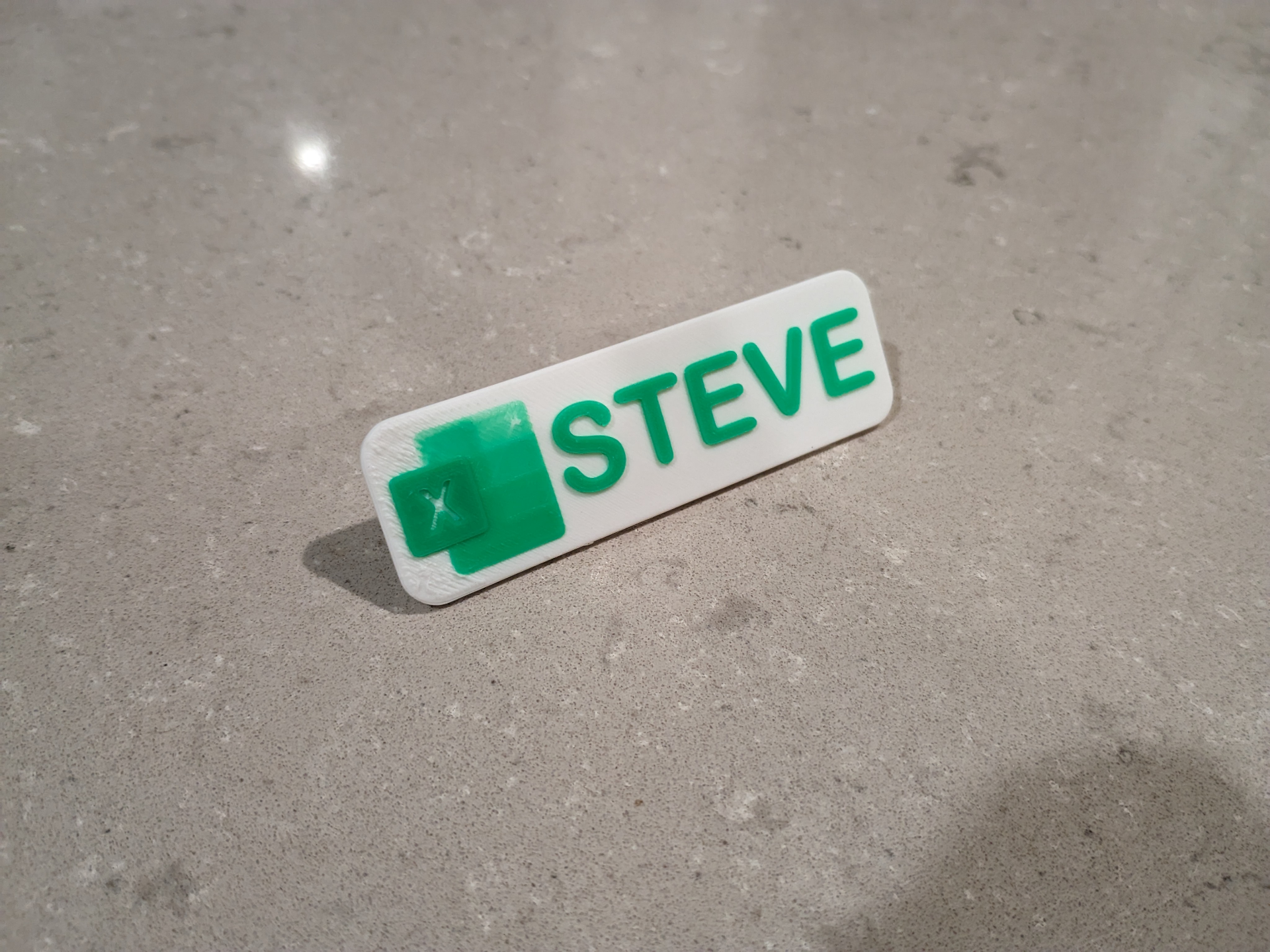 Customisable Excel nametag - Magnetic