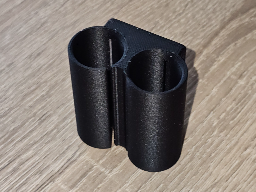 Belt clip for cal.12 shotgun shells