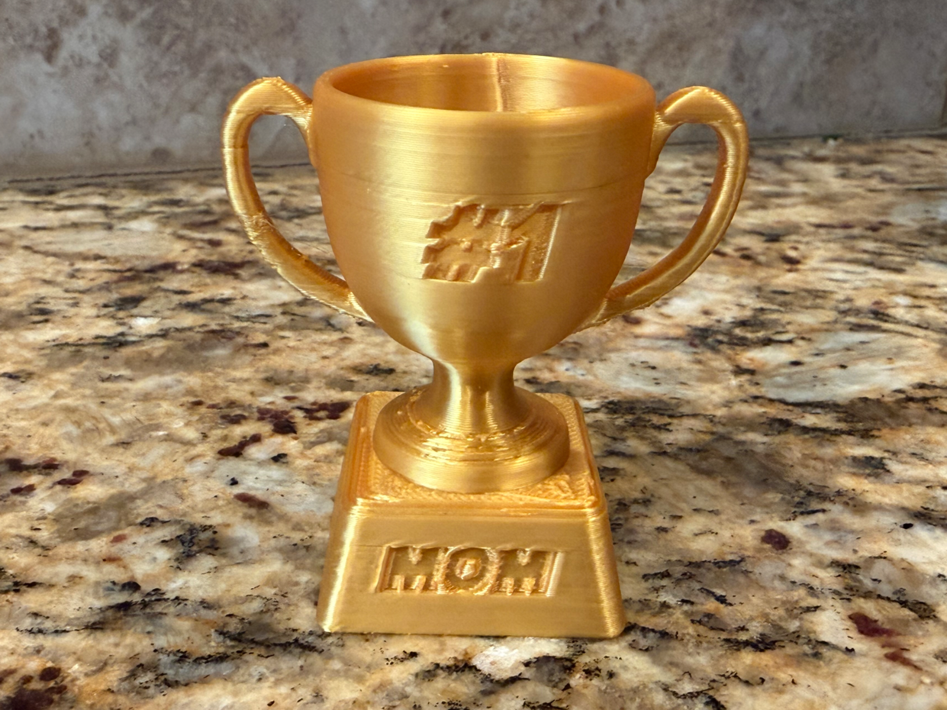 Best Mom Trophy (editable)