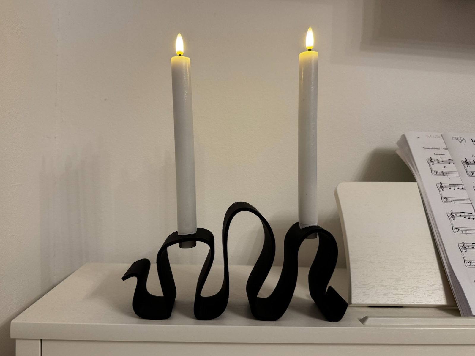Kerzenständer geschwungen