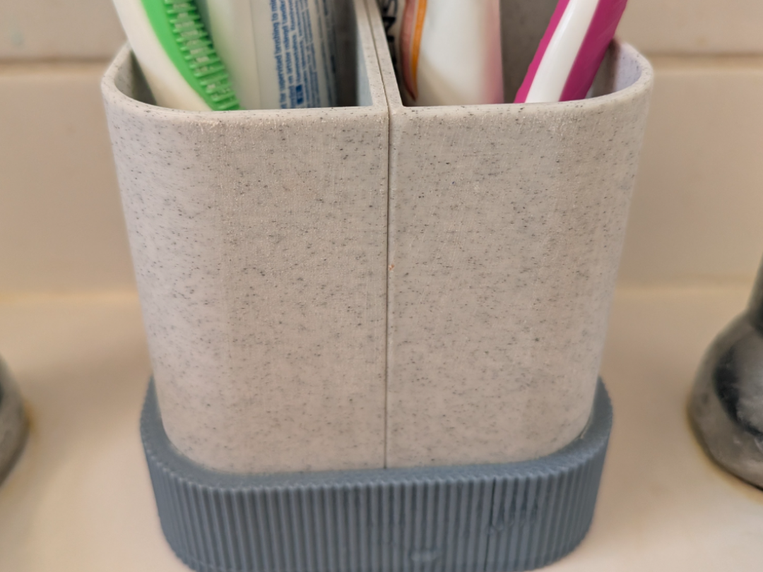 Minimalist Bathroom Organizer