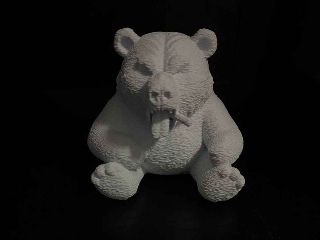 Sitzender Teddybär mit Zigarre – Fuzzy Skin