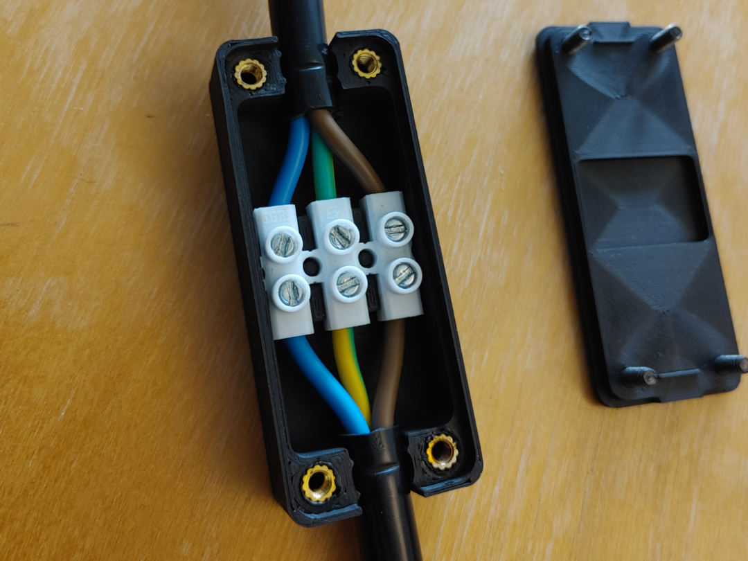 Screw terminal box