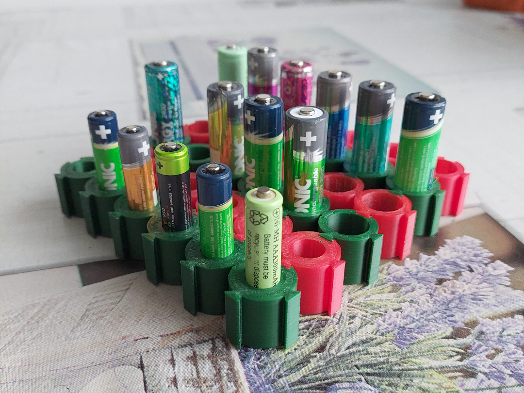 Expandable box for rechargeable batteries - AA/AAA