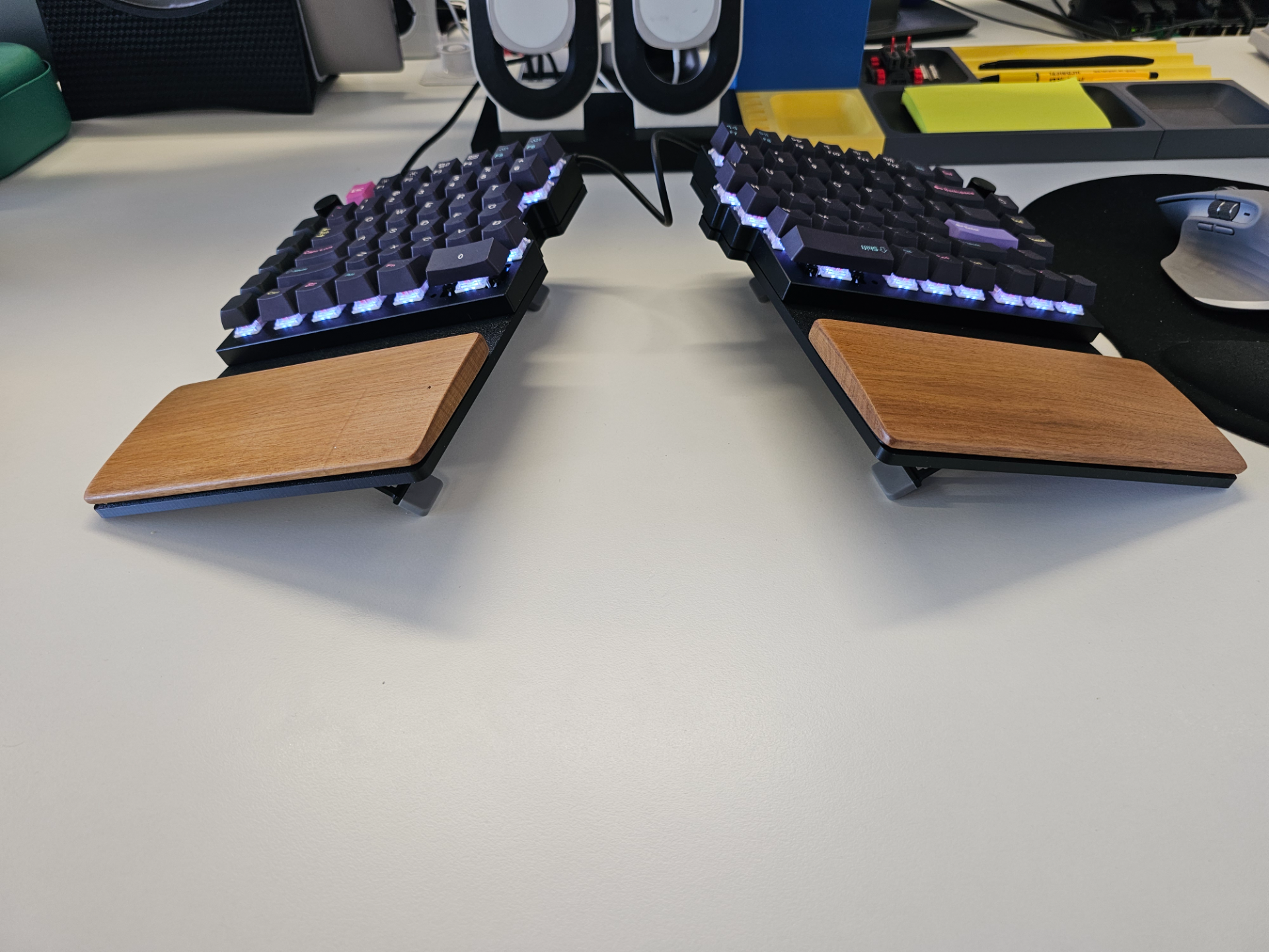 Keychron q11 tenting with writ rest